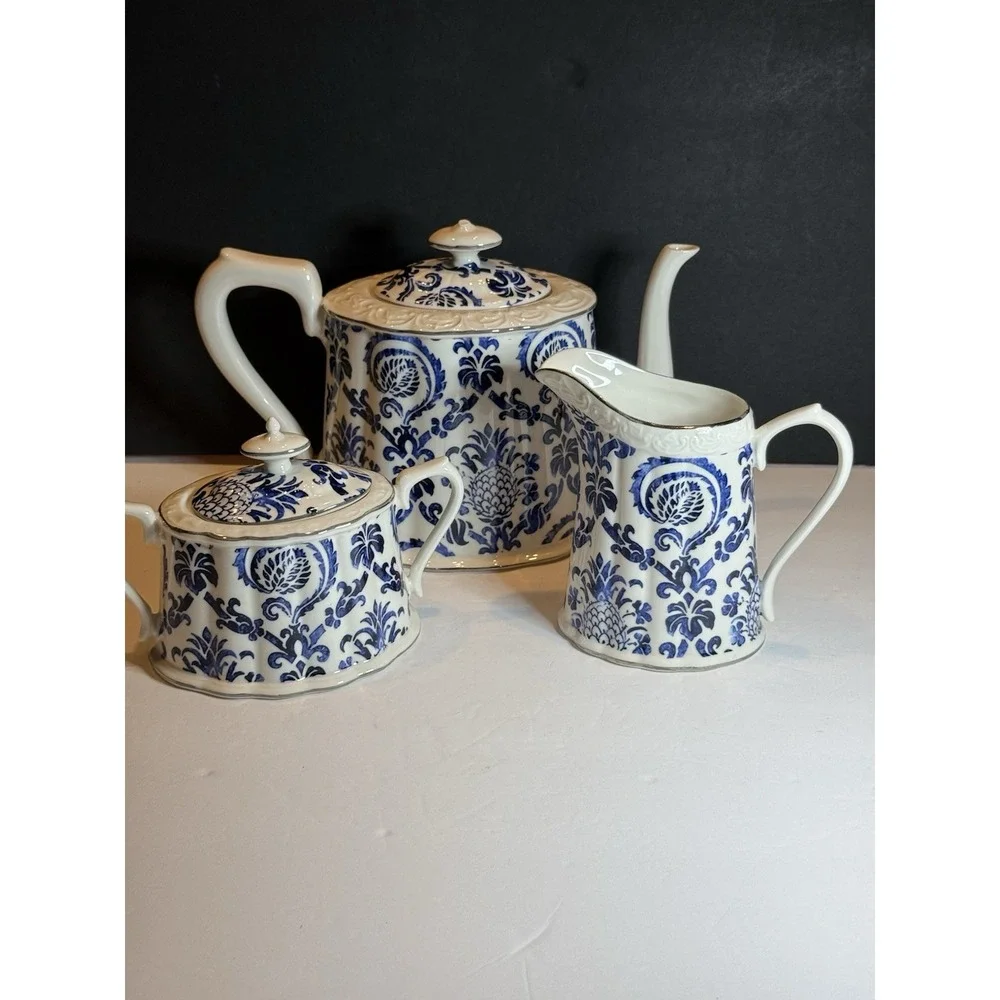 Grace's Teaware Blue & White Porcelain Tea Set – Teapot, Creamer & Sugar Bowl
